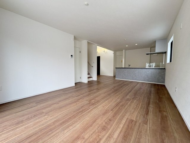 三郷市高州2丁目　新築戸建　全1棟の居間・リビング|同施工会社の参考写真になります。