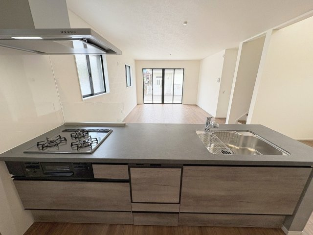 三郷市高州2丁目　新築戸建　全1棟のキッチン|同施工会社の参考写真になります。