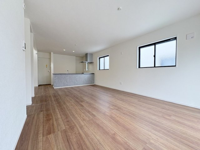 三郷市高州2丁目　新築戸建　全1棟の居間・リビング|同施工会社の参考写真になります。