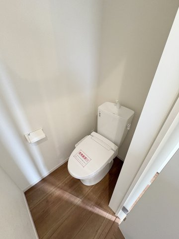 三郷市高州2丁目　新築戸建　全1棟のトイレ|同施工会社の参考写真になります。