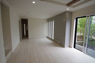 【居間・リビング】 | 【仲介手数料無料！！】日野市栄町４丁目　新築戸建て（全6棟）1号棟　6160万円