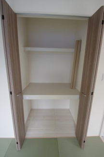 【収納】 | 【仲介手数料無料！！】日野市栄町４丁目　新築戸建て（全6棟）1号棟　6160万円 | 押入れ