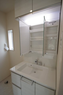 【洗面所】 | 【仲介手数料無料！！】日野市栄町４丁目　新築戸建て（全6棟）1号棟　6160万円