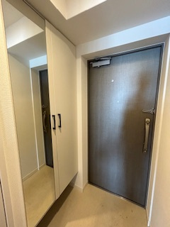 スプランディッド江坂DUEの玄関|きれいな玄関です