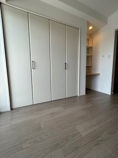 スプランディッド江坂DUEの洋室|個人の部屋や寝室として使える洋室です