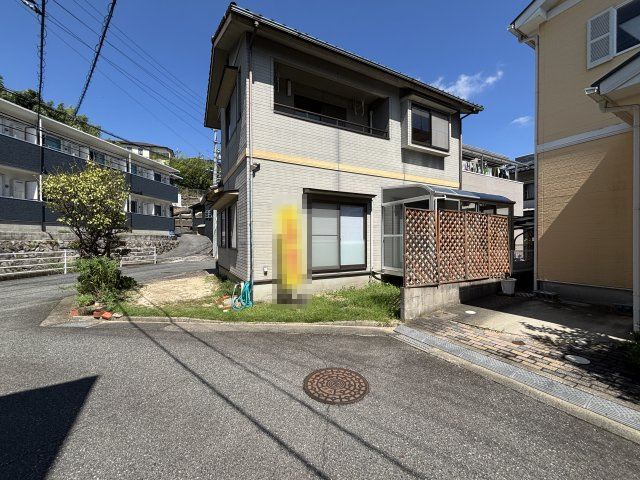 中古戸建　伴東２丁目の前面道路含む現地写真