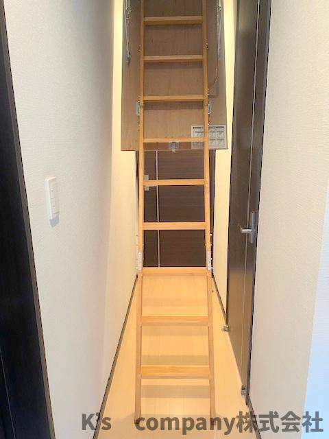 ■高座郡寒川町倉見　中古戸建のその他|小屋裏収納付きで、趣味の道具や季節の家電製品、思い出の品々を保管できます♪