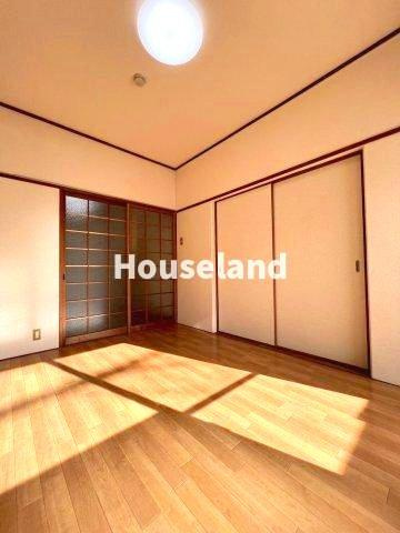 マンション本町の洋室