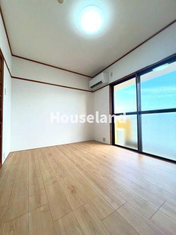 マンション本町の洋室