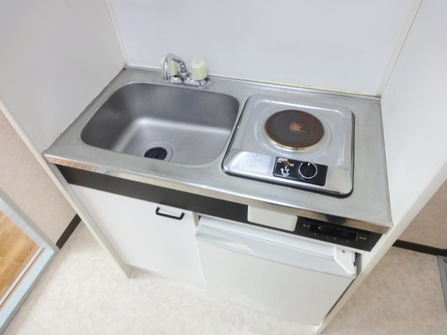 宝塚市旭町１丁目のアパートのキッチン