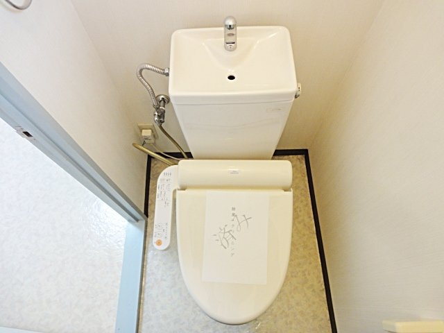 鶴居荘A棟のトイレ