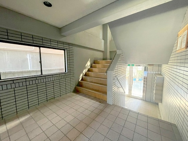 ベストハイツ上新庄のロビー