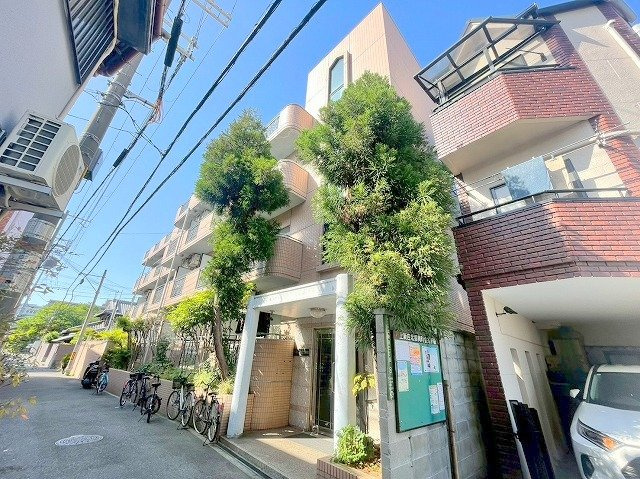 ベストハイツ上新庄の外観