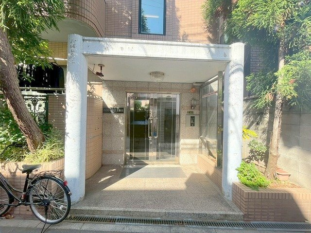 ベストハイツ上新庄のエントランス