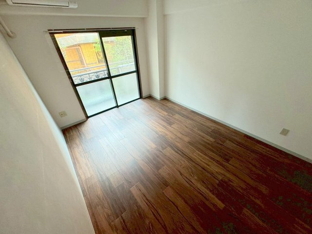 ベストハイツ上新庄の居間・リビング