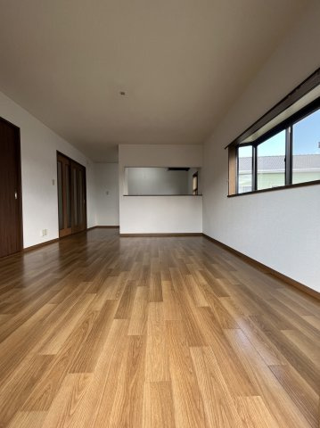 メゾントワエモアの居間・リビング