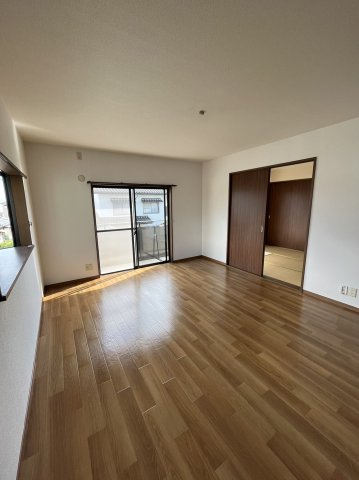 メゾントワエモアの居間・リビング