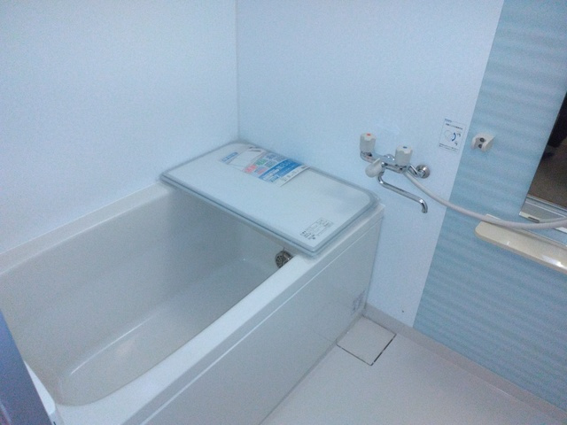 ハイツ若林の浴室