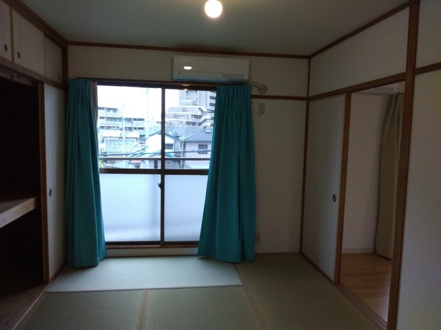 ハイツ若林の和室