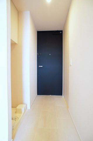 プライムメゾン早稲田通りの玄関