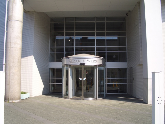 アルザブルータワーのエントランス