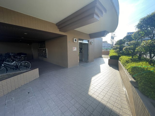 藤和シティコープ和白のエントランス