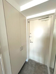 セレニテ江坂グランデの玄関|きれいな玄関です