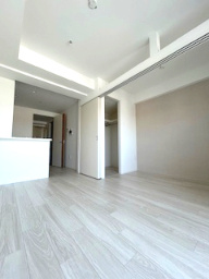 セレニテ江坂グランデの居間・リビング|居間です