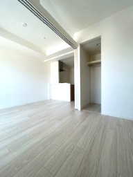 セレニテ江坂グランデの居間・リビング|使いやすい居間です