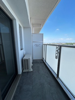 セレニテ江坂グランデのバルコニー|開放的で明るい空間を演出してくれるバルコニーです