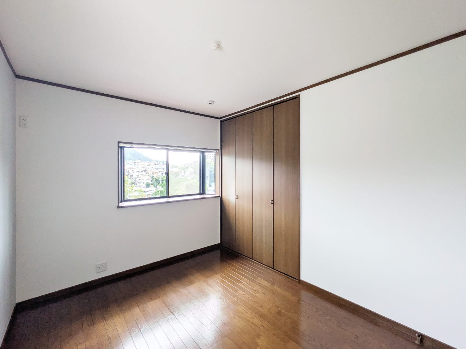 妙法寺字竹向イ戸建の洋室