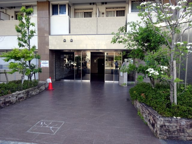 セレニテ甲子園Iのロビー