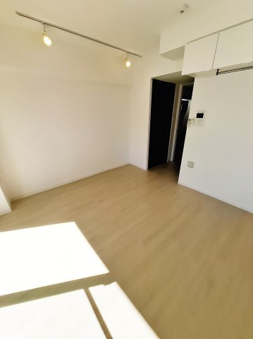 セレニテ甲子園Iの居間・リビング