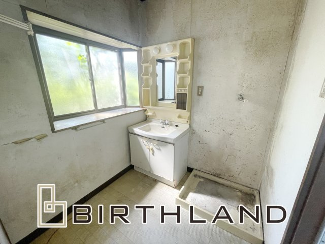 会津若松市行仁町　中古戸建・中古住宅の独立洗面台