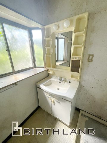 会津若松市行仁町　中古戸建・中古住宅の独立洗面台