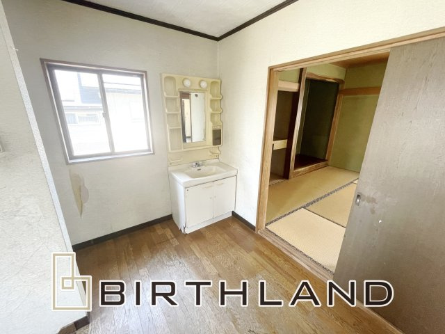 会津若松市行仁町　中古戸建・中古住宅の独立洗面台