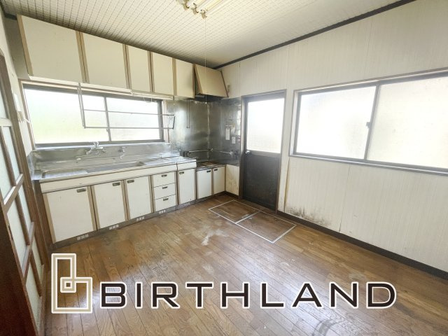 会津若松市行仁町　中古戸建・中古住宅のキッチン