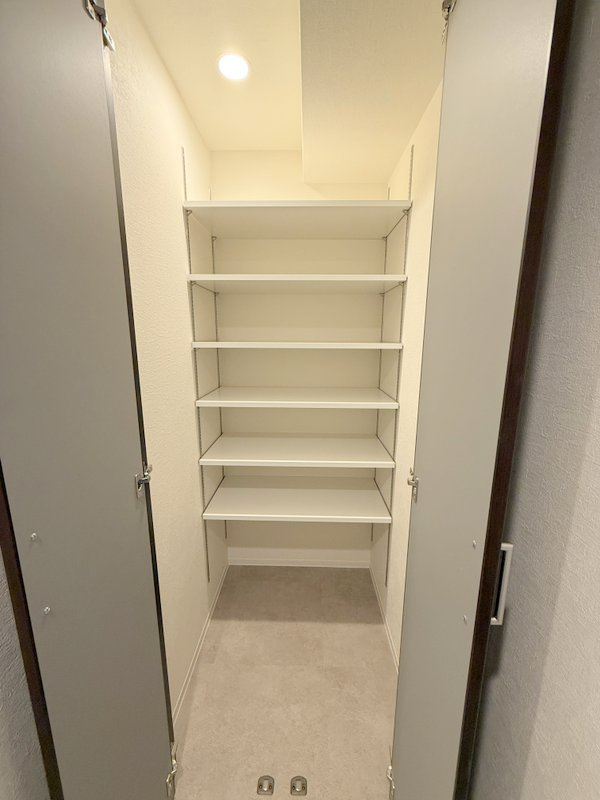 カルム小西Ⅴ　仲介手数料無料の収納