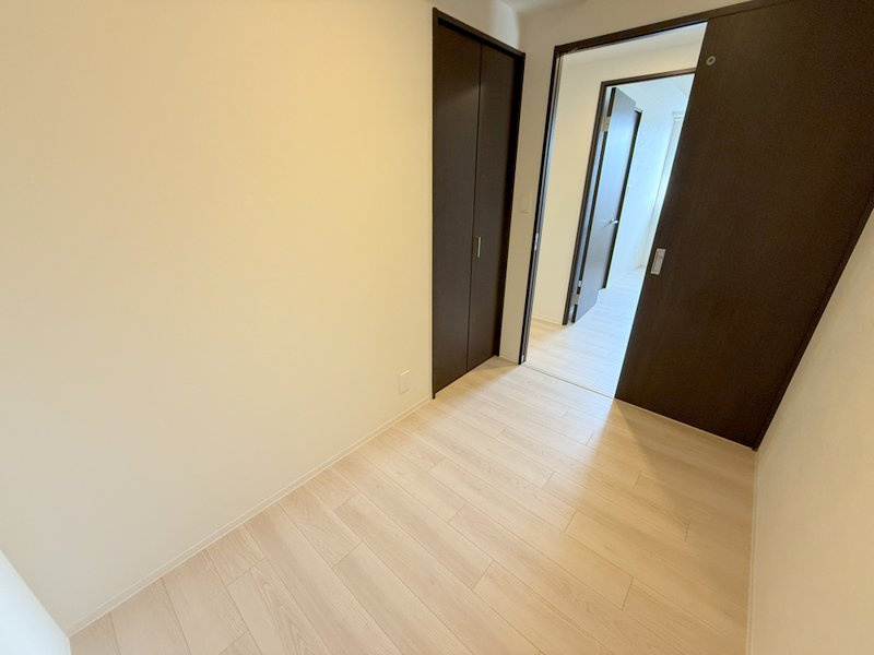 カルム小西Ⅴ　仲介手数料無料の洋室