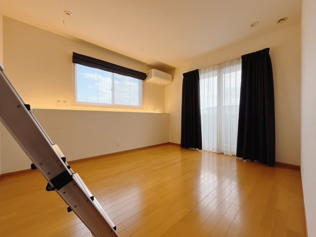 【中古戸建】伊勢崎長沼町の洋室|■2階洋室｜子供部屋のメリットは「自立心を養うことができる」「自分で整理整頓できるようになる」そして、お子様が成長した際には「プライバシーを確保できる」といい事だらけ♪