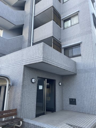 フローワード岩塚のエントランス
