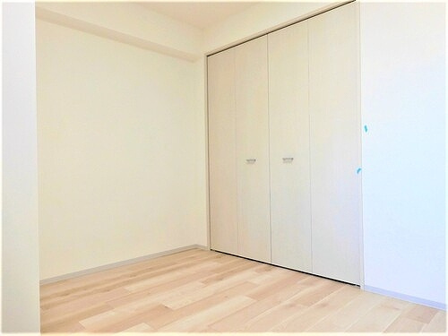 プレイス白壁の収納|クロゼット　※同タイプの部屋のお写真です