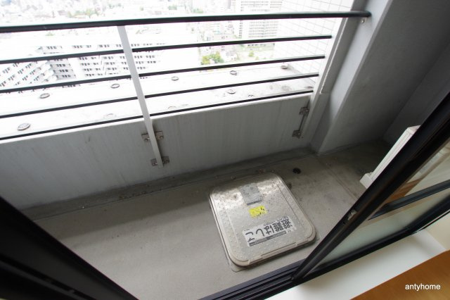 メゾンドヴィレ大阪城公園前　仲介手数料無料のバルコニー