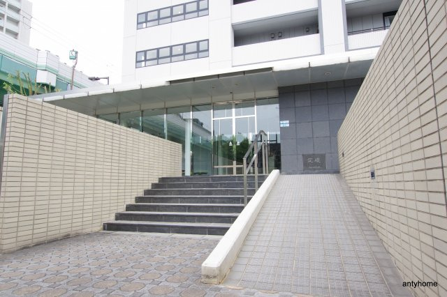 メゾンドヴィレ大阪城公園前　仲介手数料無料のエントランス