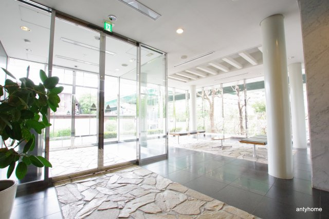 メゾンドヴィレ大阪城公園前　仲介手数料無料のロビー