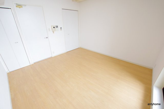 メゾンドヴィレ大阪城公園前　仲介手数料無料の居間・リビング