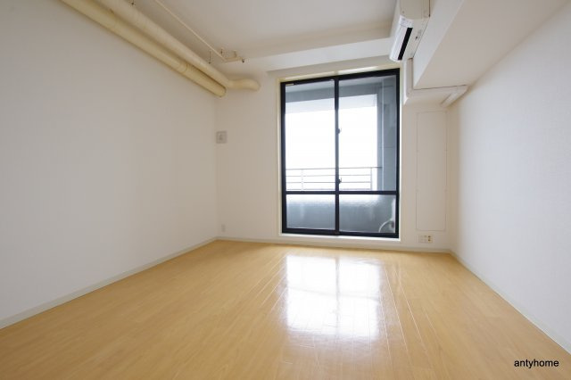 メゾンドヴィレ大阪城公園前　仲介手数料無料の居間・リビング