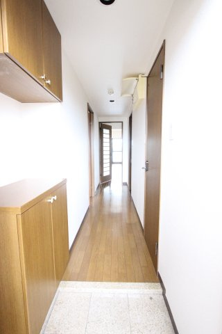 グラフィージュの玄関|収納もある玄関です