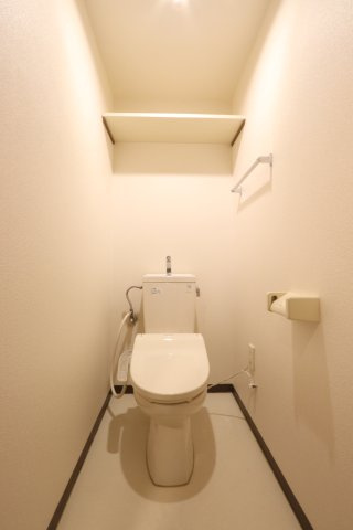 グラフィージュのトイレ|清潔感のあるトイレです
