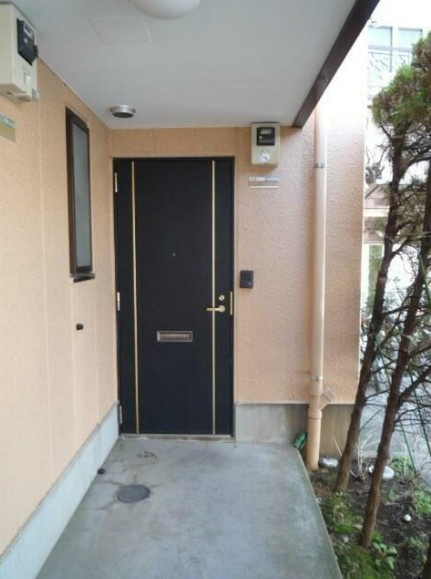 アカツキパレスの玄関